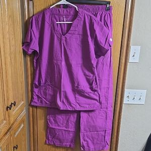 Buttersoft V-Neck Short Sleeve Scrub Set Purple
